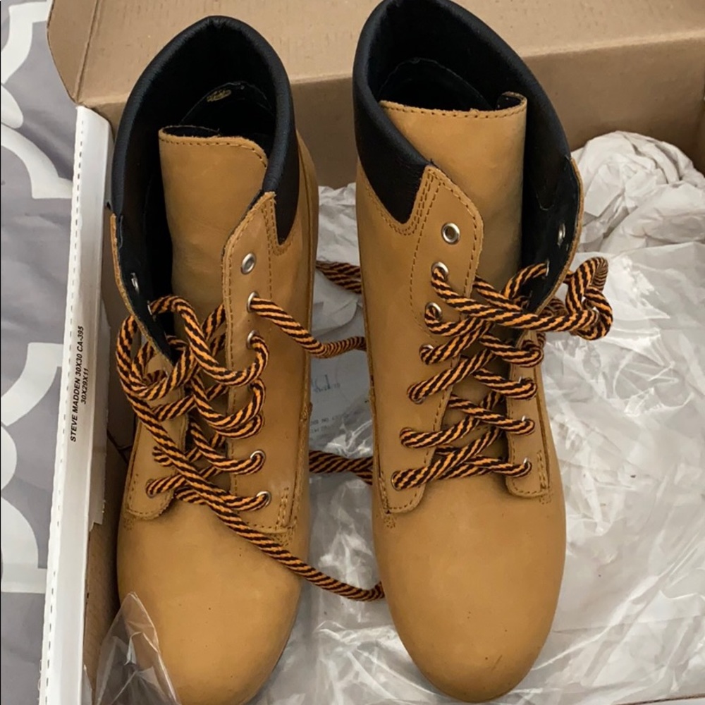 Steve Madden Boot heels - Picture 2 of 3